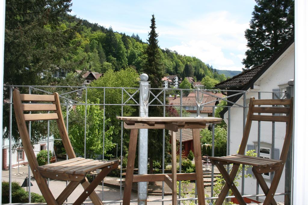 Gaestehaus Villa Lina Bad Herrenalb Luaran gambar