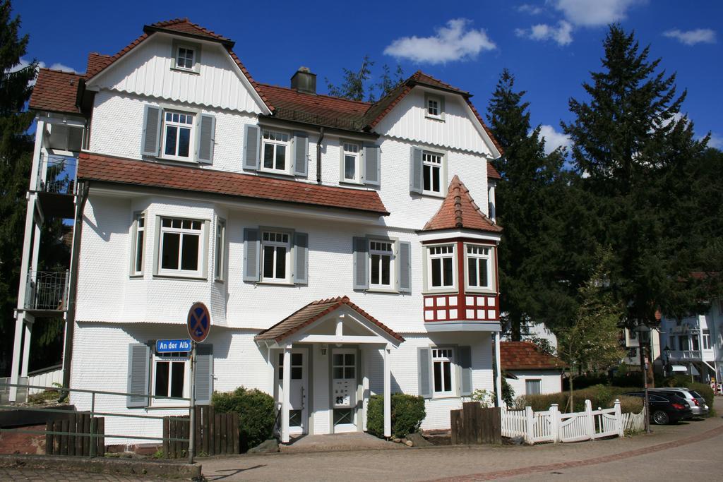Gaestehaus Villa Lina Bad Herrenalb Luaran gambar